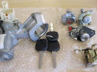 AMOURTEC DOOR LOCK AND KEYS FRONT (KSTA0650C)